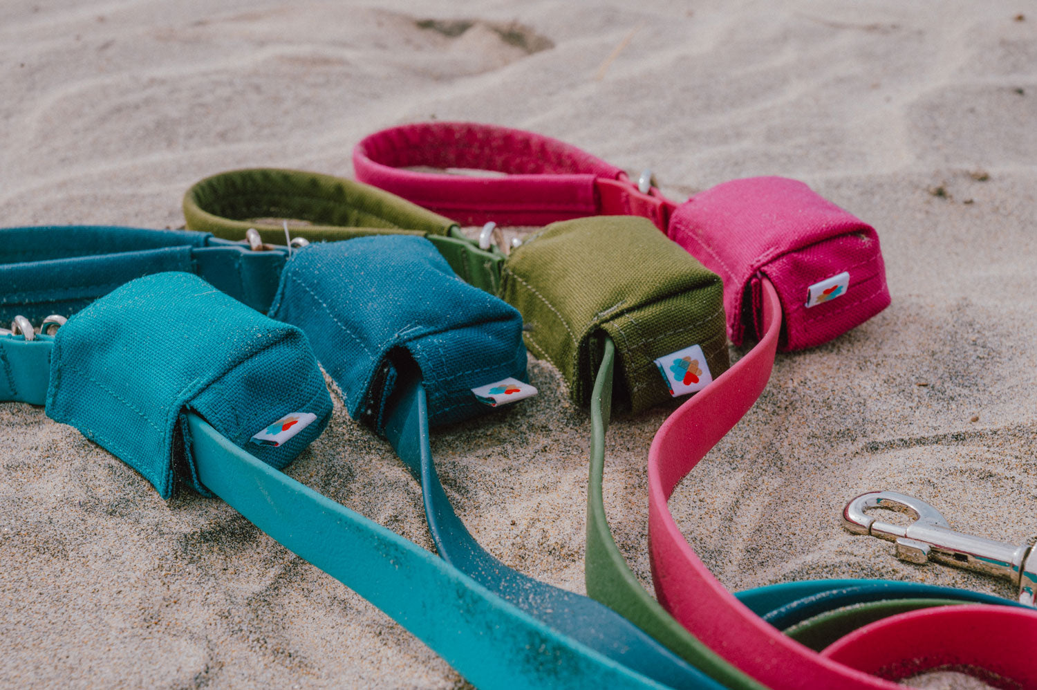 Leashes & Baggies – Wildebeest